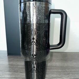 Limited edition Stanley Deadly Damask 40oz quencher
